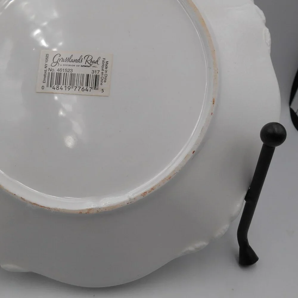 GRASSLANDS ROAD CLOVER GLEN DECORATIVE PLATE DISCONTINUED 2009 EMBOSSED FAMILY - Picture 5 of 11